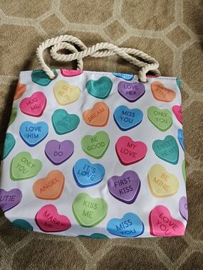 Love Hearts Tote With Zipper NEW